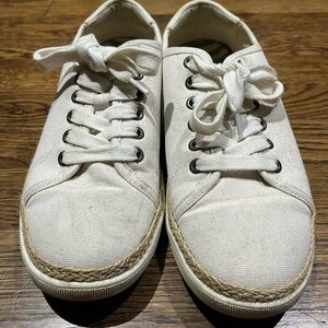 Vionic women’s sneakers size 8.5